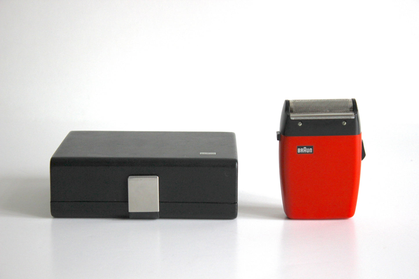 Braun Rallye Shaver – Florian Seifert – Germany, 1972 – red travel edition