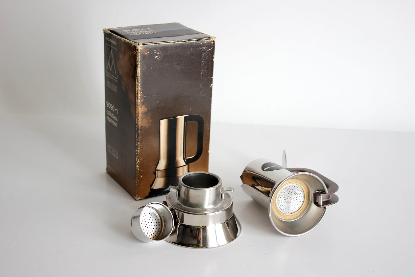 Alessi 9090 Espresso Maker. First Edition 1979. Richard Sapper (1 cup)