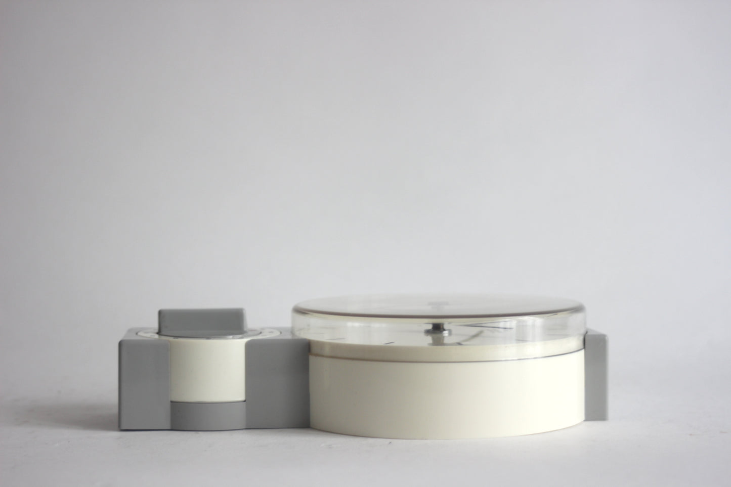 Junghans kitchen clock 331/900. Udo Schultheiss, Germany 1964.