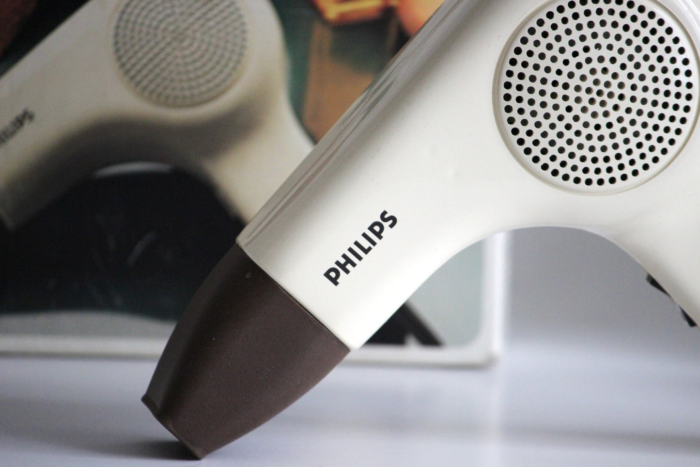 Vintage Ohilips hair dryer HL 4436 with original box – cream & brown 70s icon