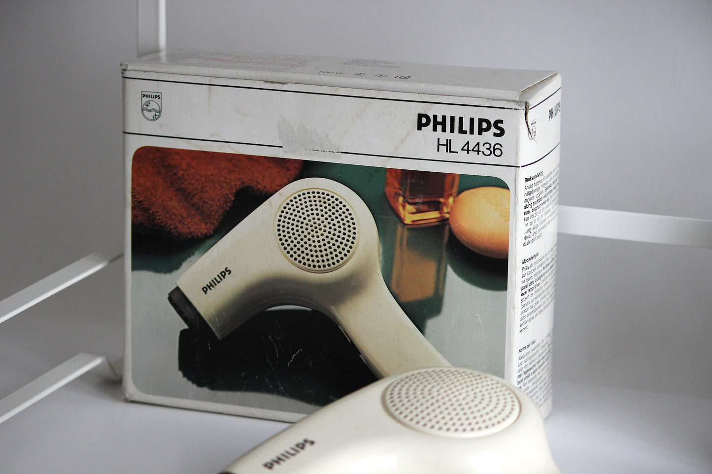 Vintage Ohilips hair dryer HL 4436 with original box – cream & brown 70s icon
