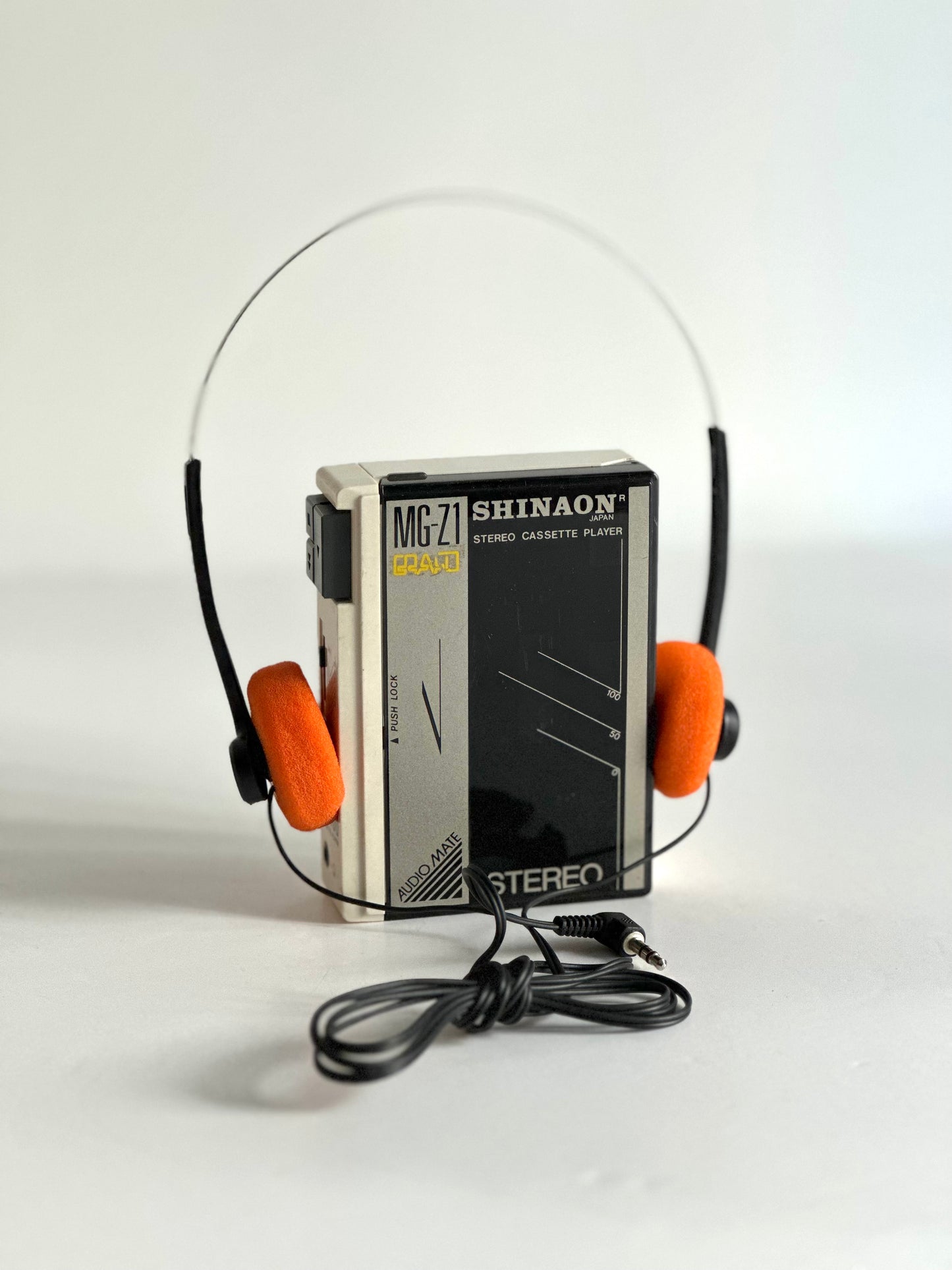 SHINAON MG Z-1 audio mate stereo cassette player – made in Japan, with new orange foam headphones – 1980s