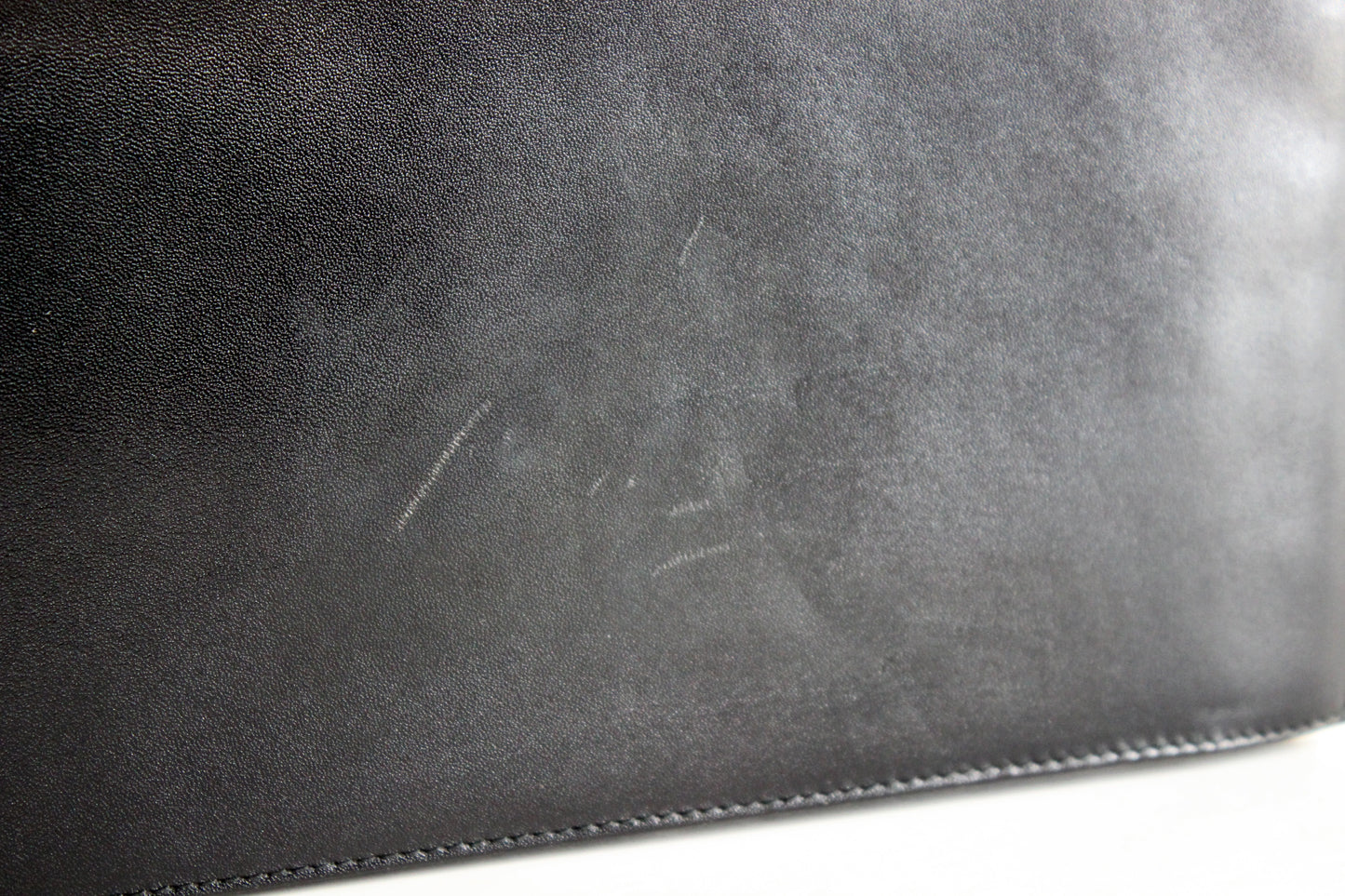 Eris – mid ’80s–early ’90s black calf-leather envelope clutch with gold-tone snake-chain strap