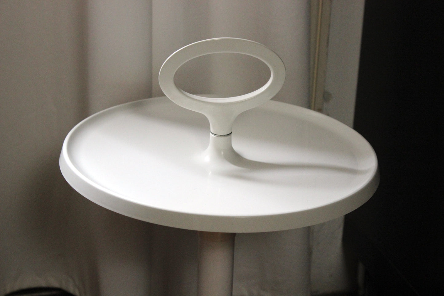 White modular plastic bar table made in holland – 1970s space age design