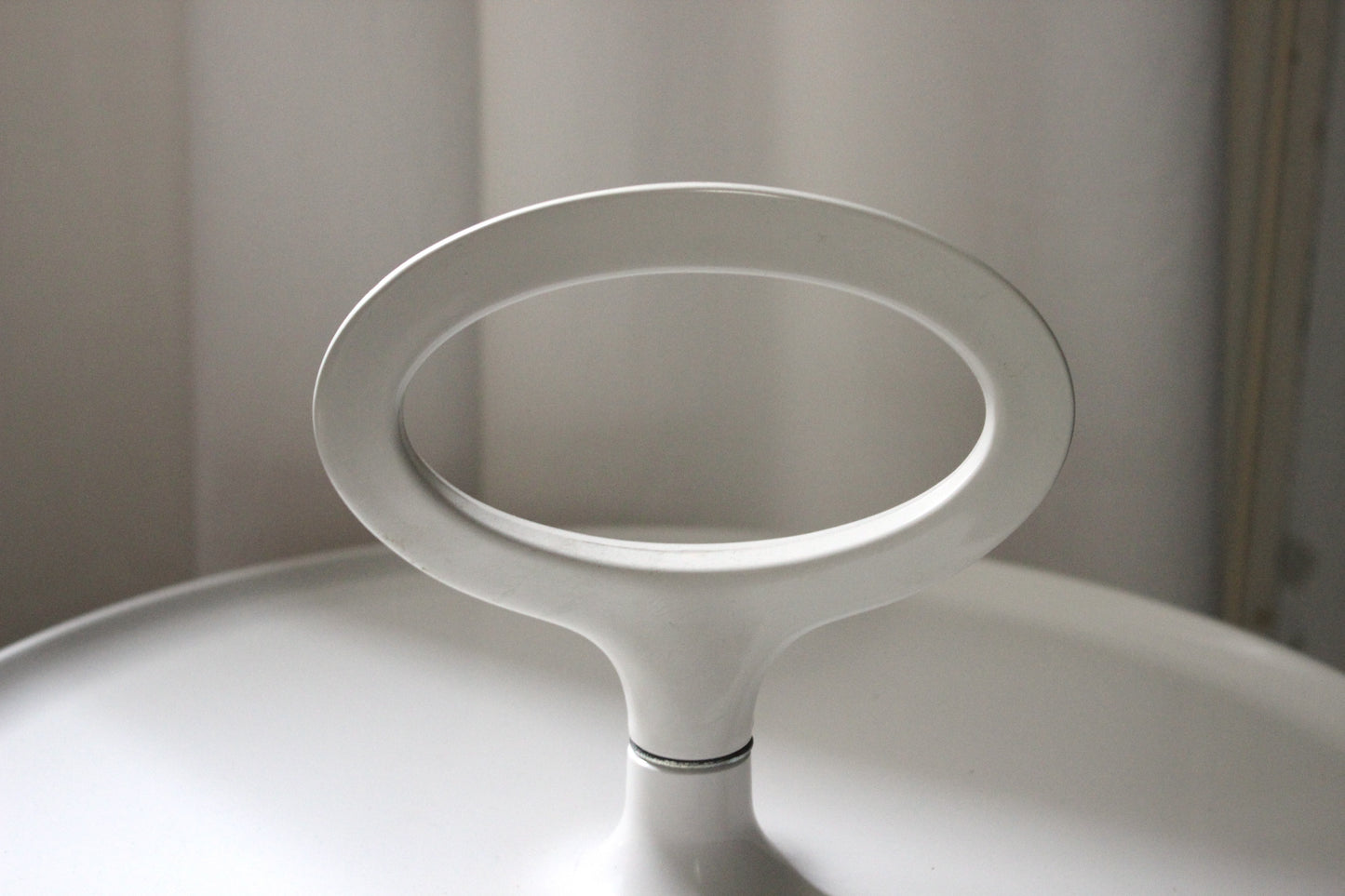 White modular plastic bar table made in holland – 1970s space age design