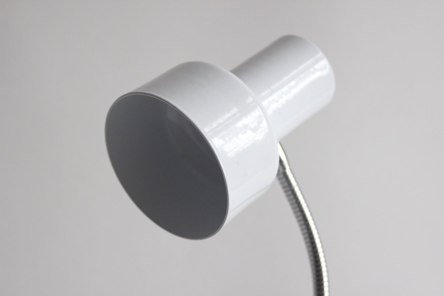 VENETA LUMI pair of white gooseneck lamps. Italy, 1970s.