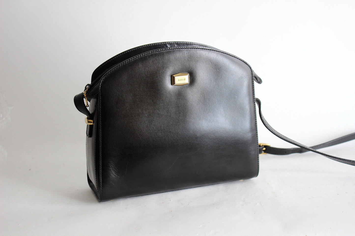 Vintage Bally 90s shoulder/crossbody bag.