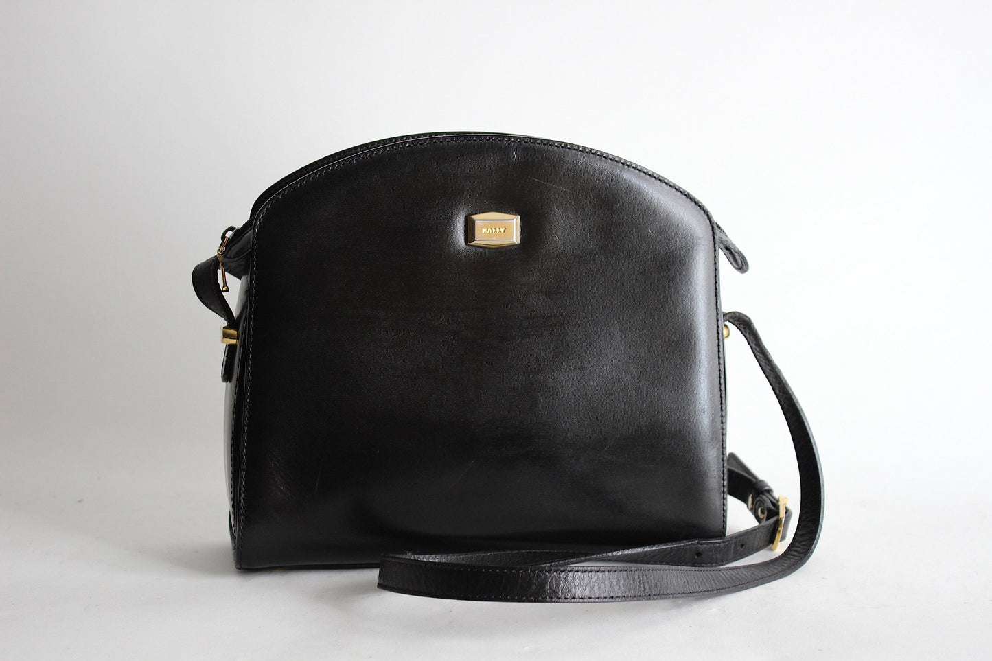 Vintage Bally 90s shoulder/crossbody bag.