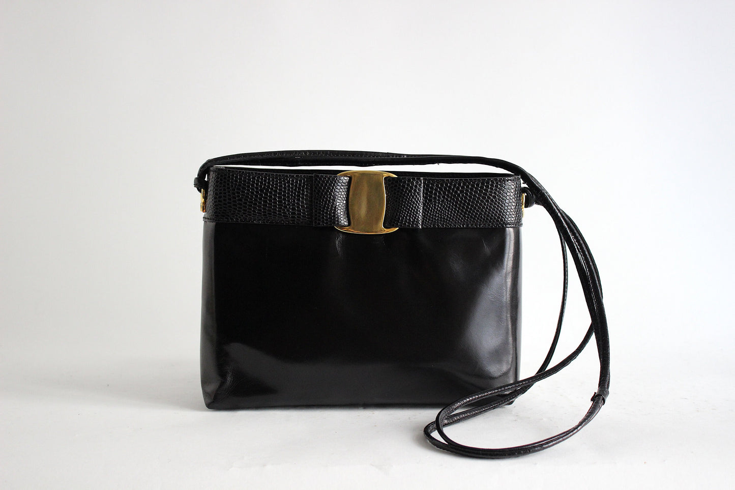 Quiet Luxury: Elegant Minimalism in a 90s Black Leather Handbag