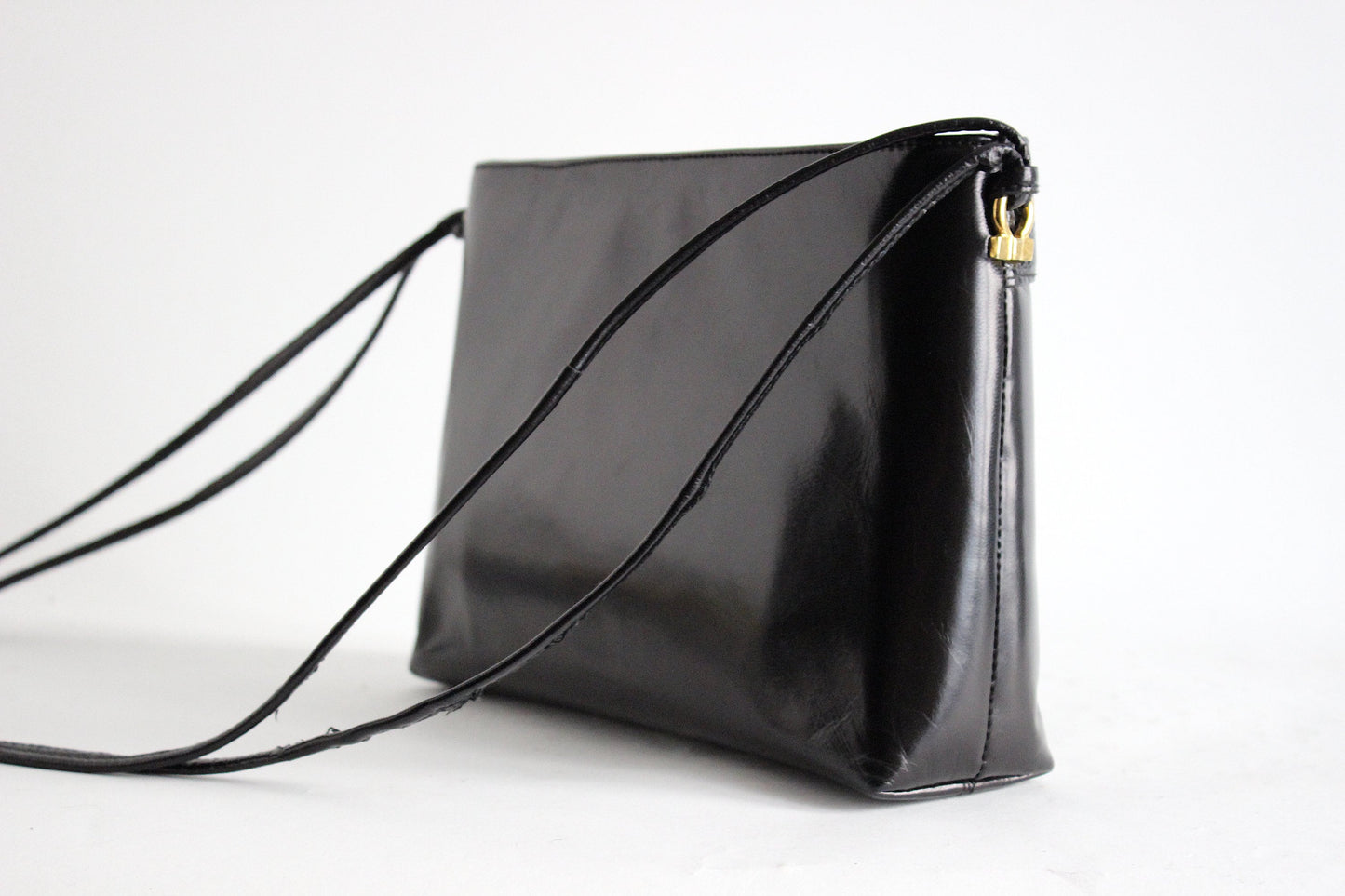 Quiet Luxury: Elegant Minimalism in a 90s Black Leather Handbag