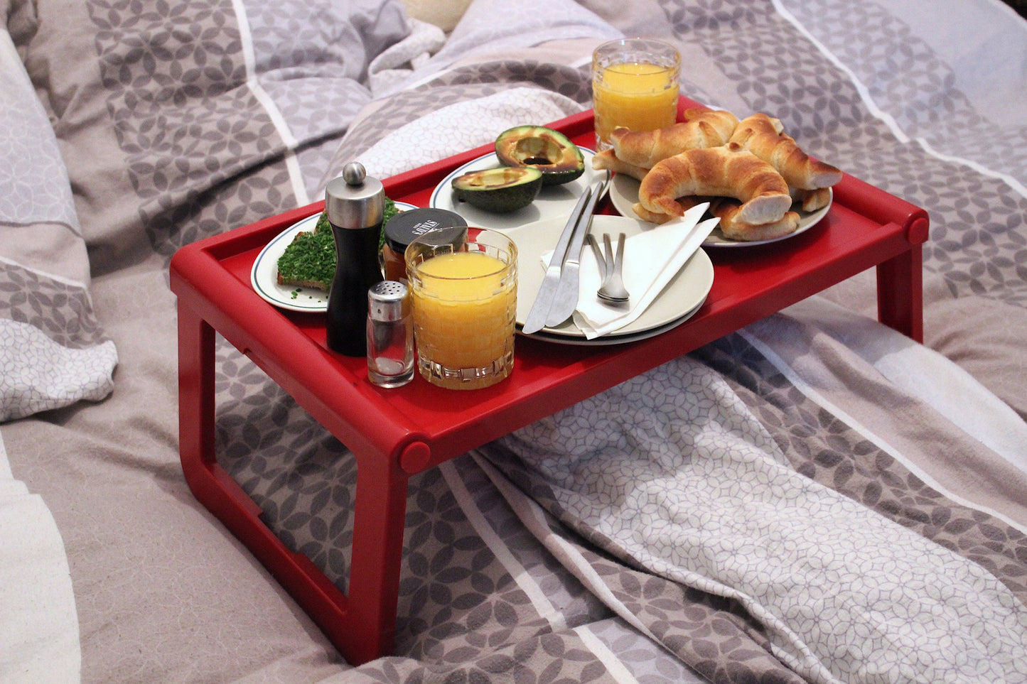 Vintage red Luigi Massoni for Guzzini bed foldable tray - folding table - space age - 1970s/1980s