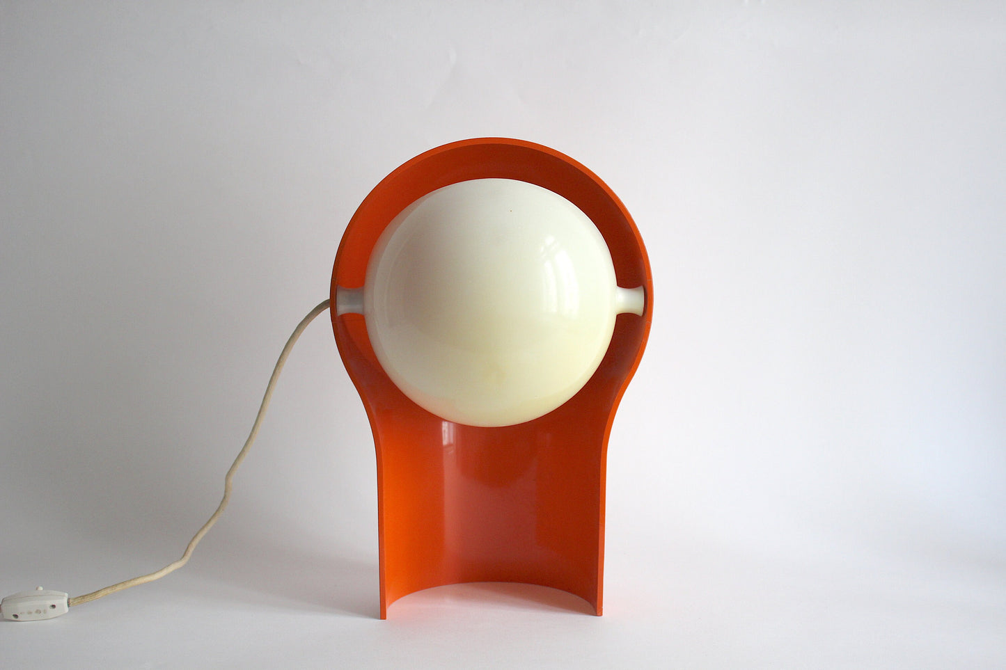 Vintage" Telegono" lamp by Vico Magistretti for Artemide Milano. Space Age. Italy, 1960s