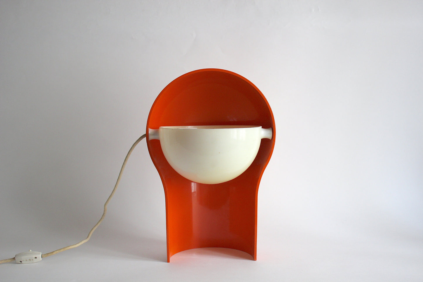 Vintage" Telegono" lamp by Vico Magistretti for Artemide Milano. Space Age. Italy, 1960s