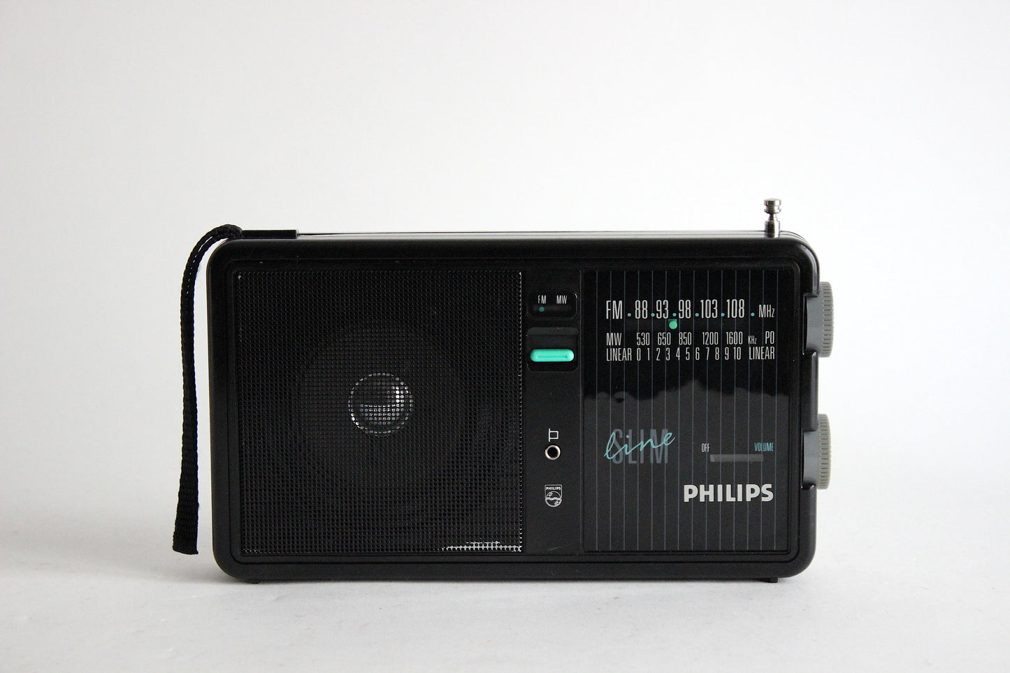 Philips D2042 Vintage Portable Radio: 1985 Hong Kong Masterpiece