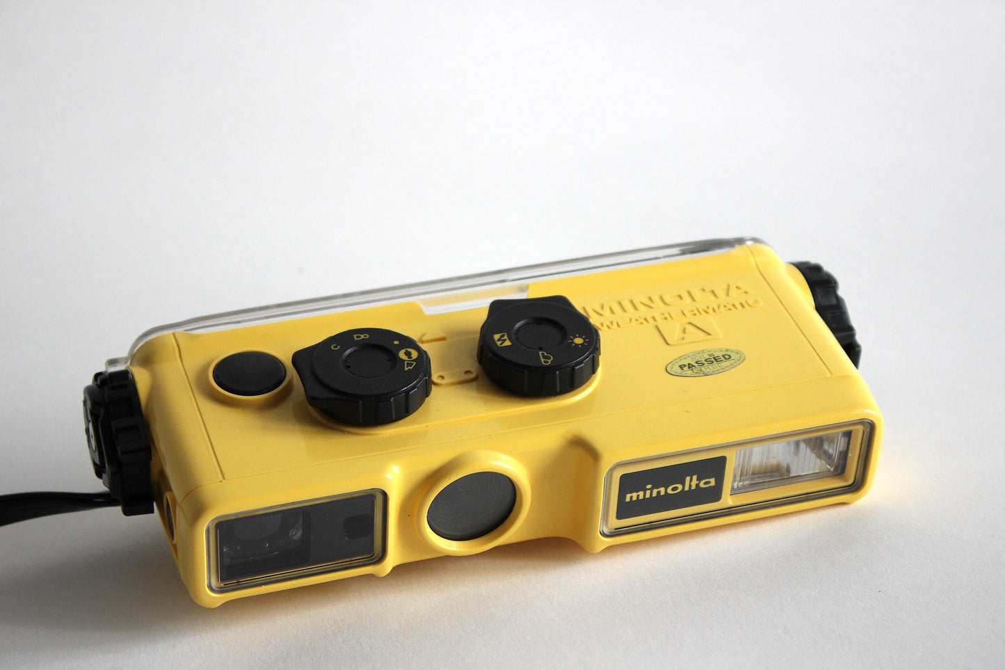 Minolta Weathermatic-A. Japan 1980s.