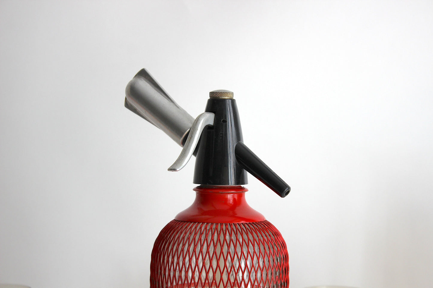 Vintage Red Soda Siphon - Classic 50s/60s Mesh Design Sparkling Water Maker