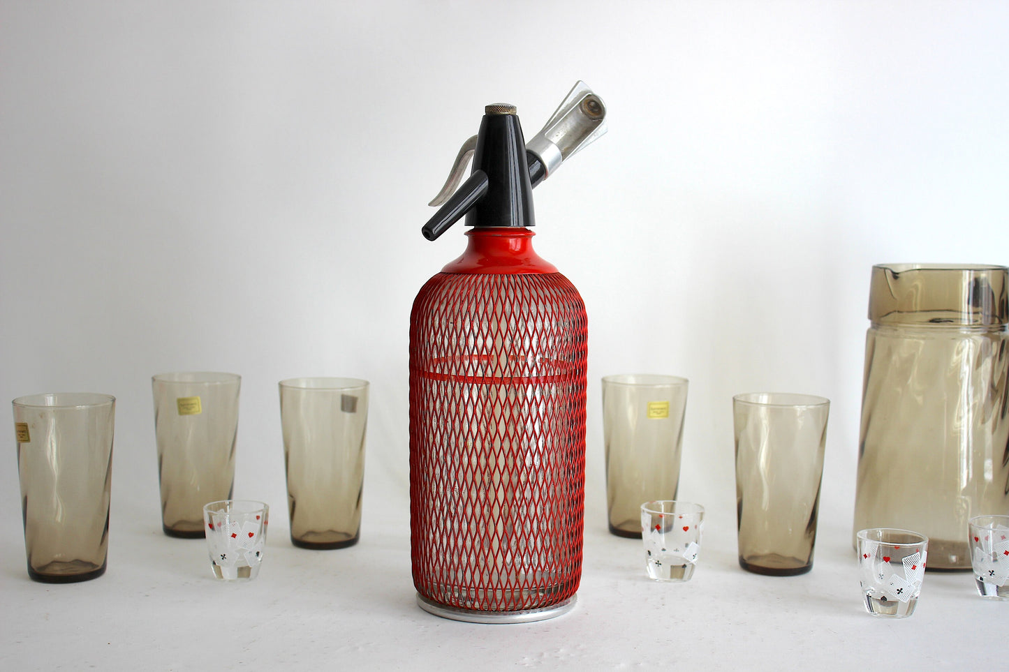 Vintage Red Soda Siphon - Classic 50s/60s Mesh Design Sparkling Water Maker