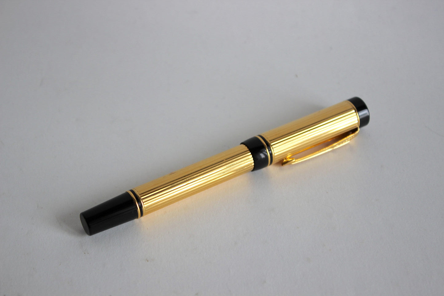 1990s Parker Duofold Centennial Gold Fountain Pen