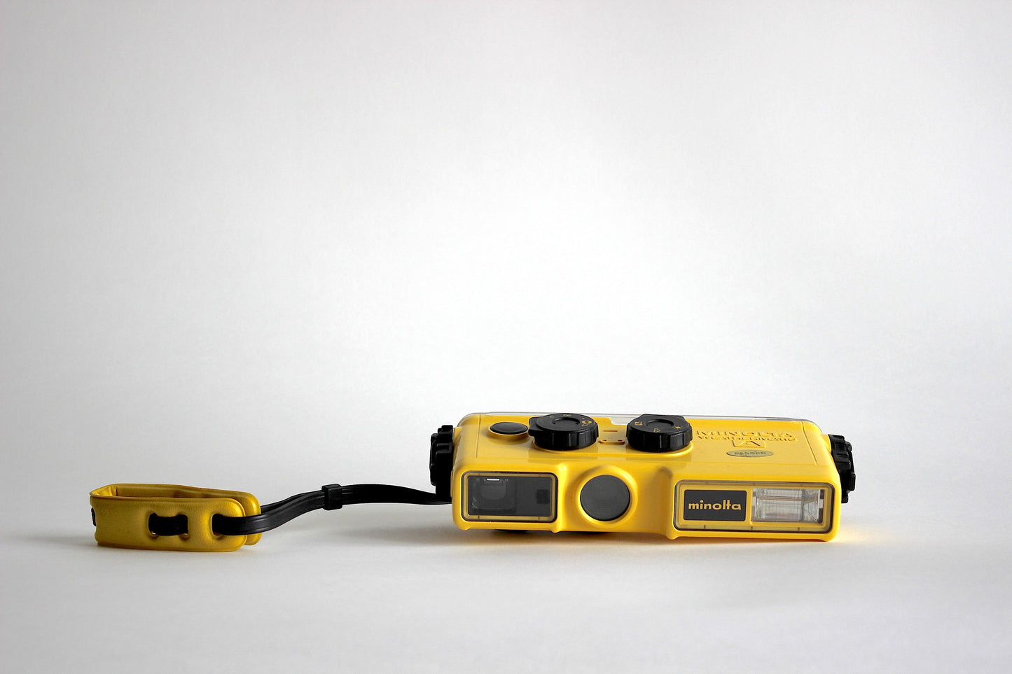 Minolta Weathermatic-A. Japan 1980s.
