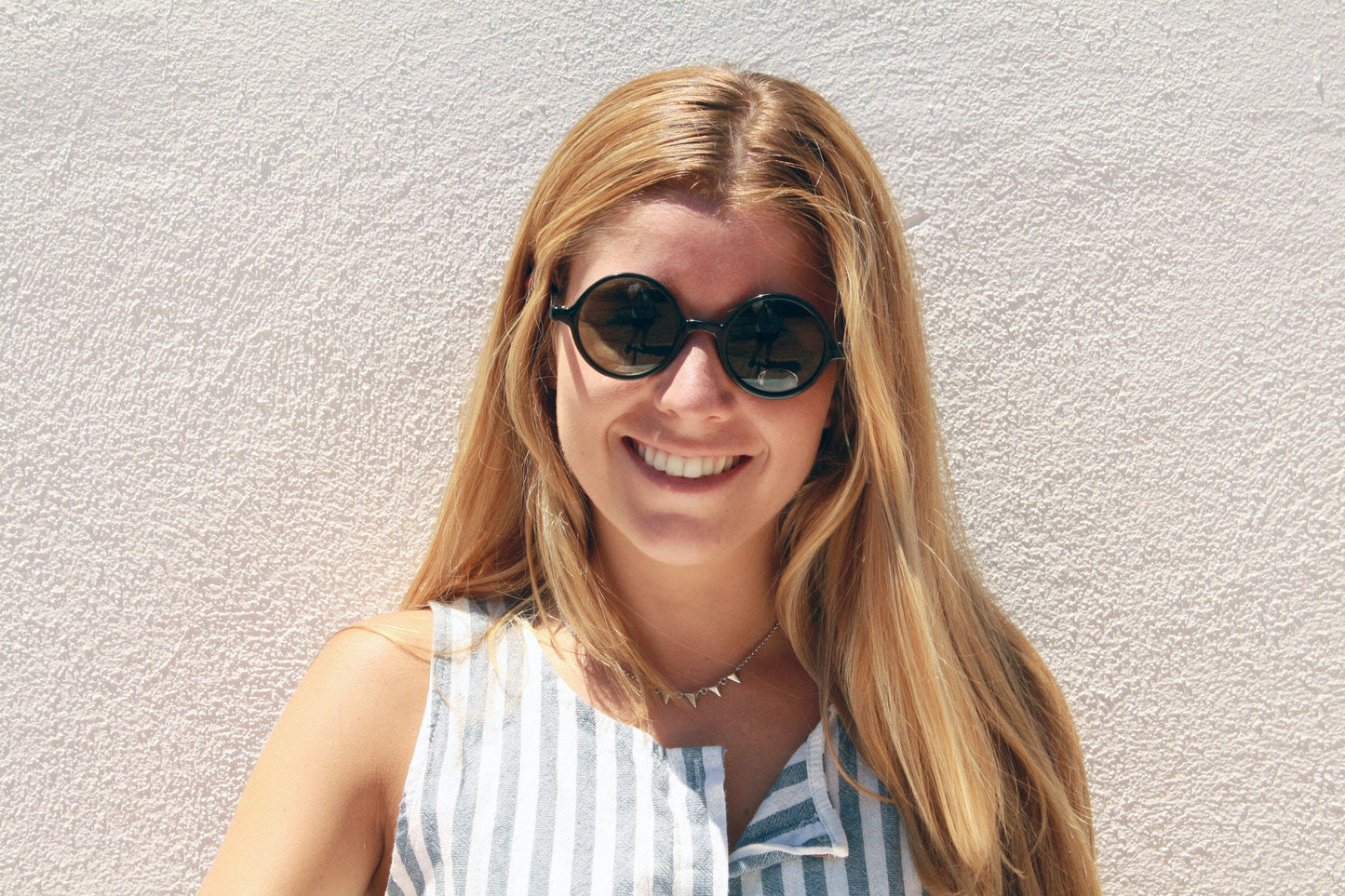 Black Round 90s Vintage New Old Stock sunglasses Gwyneth