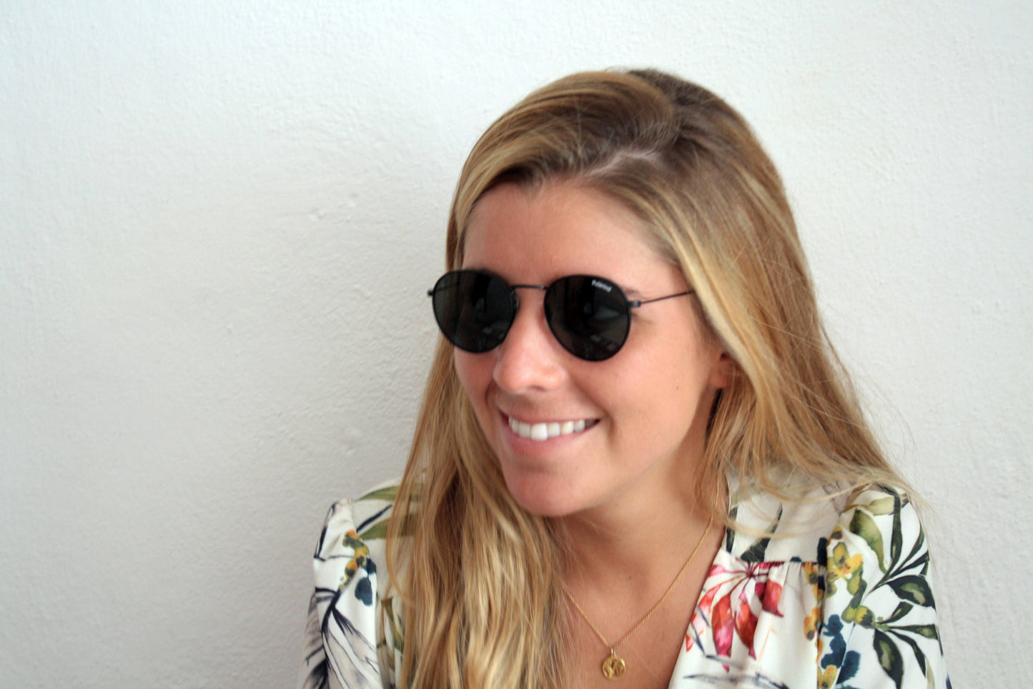 POLAROID round black Vintage New Old Stock sunglasses