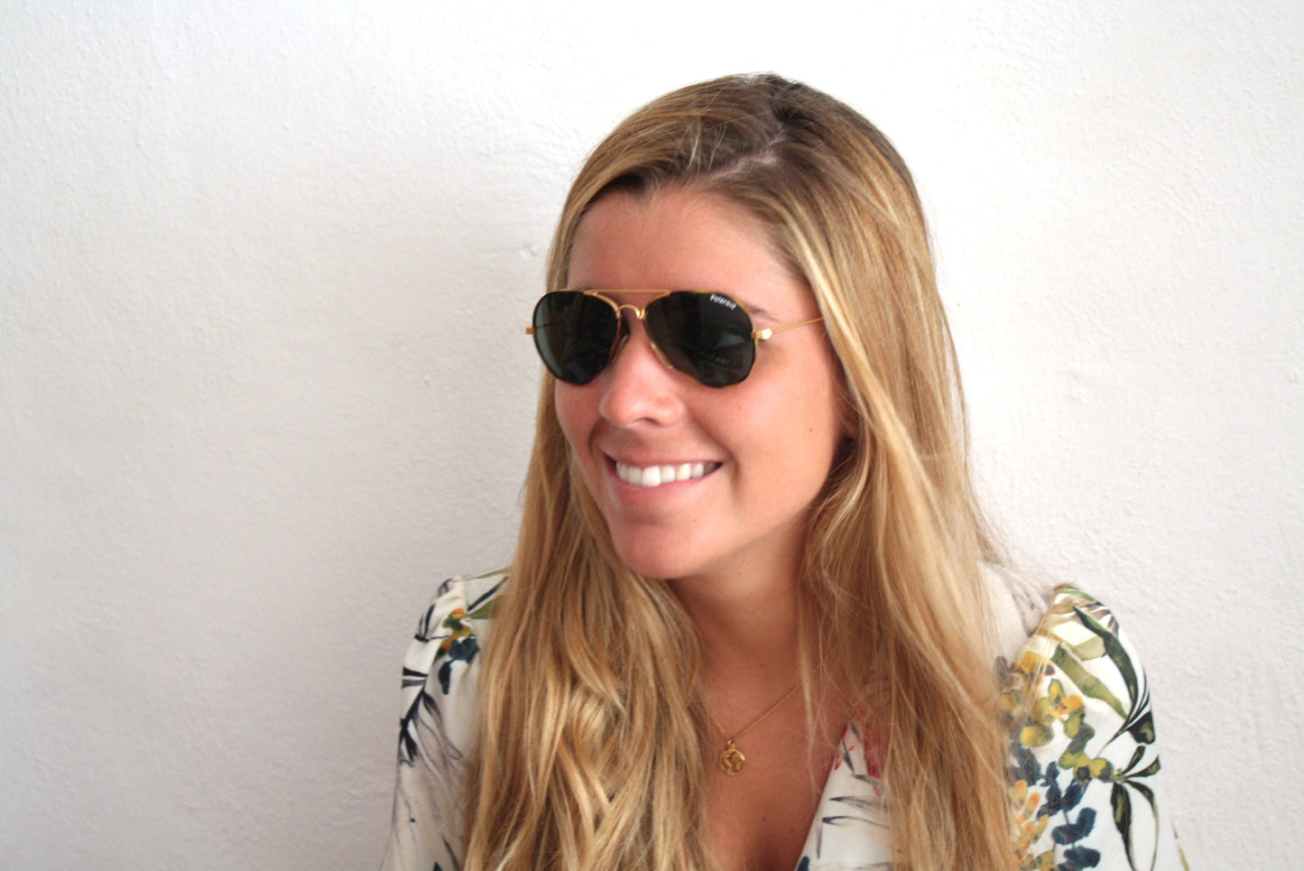POLAROID 90s Gold Metal aviator Vintage New Old Stock sunglasses. Never worn