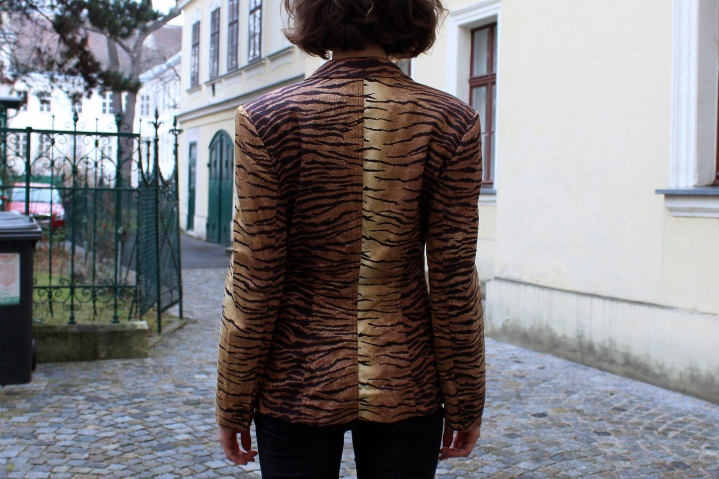 Moschino Jeans Tiger print blazer. Animal Print 90s Blazer