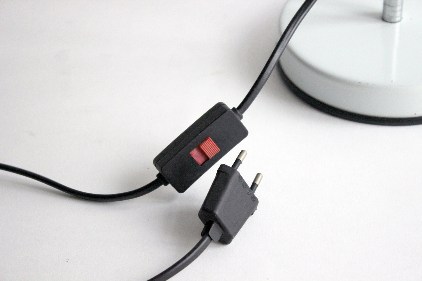 Veneta Lumi Italy desk table lamp. 1980s Industry design table lamp