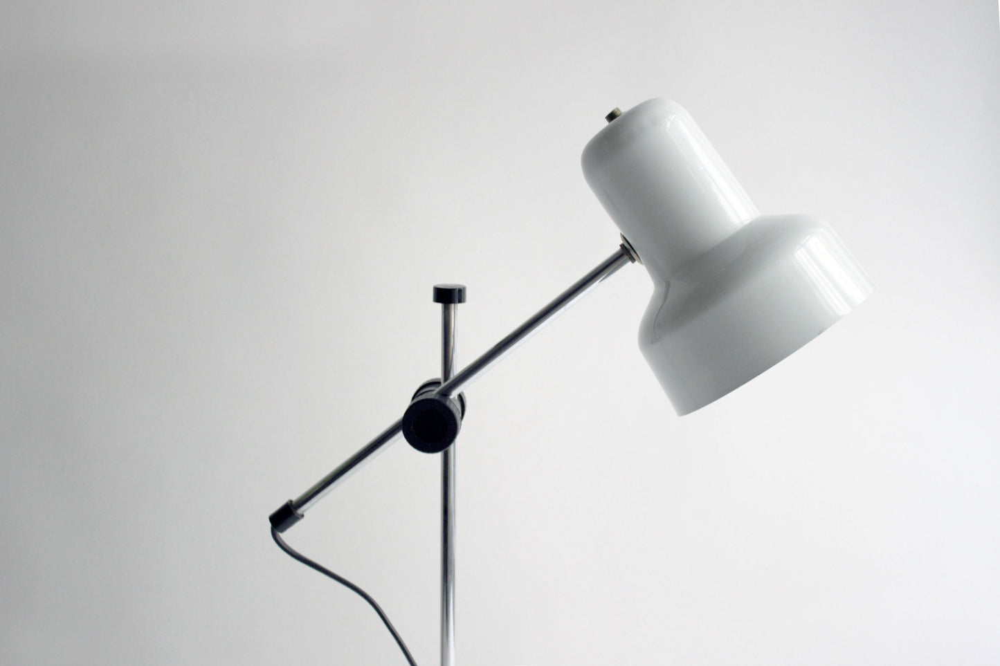 Veneta Lumi Italy desk table lamp. 1980s Industry design table lamp