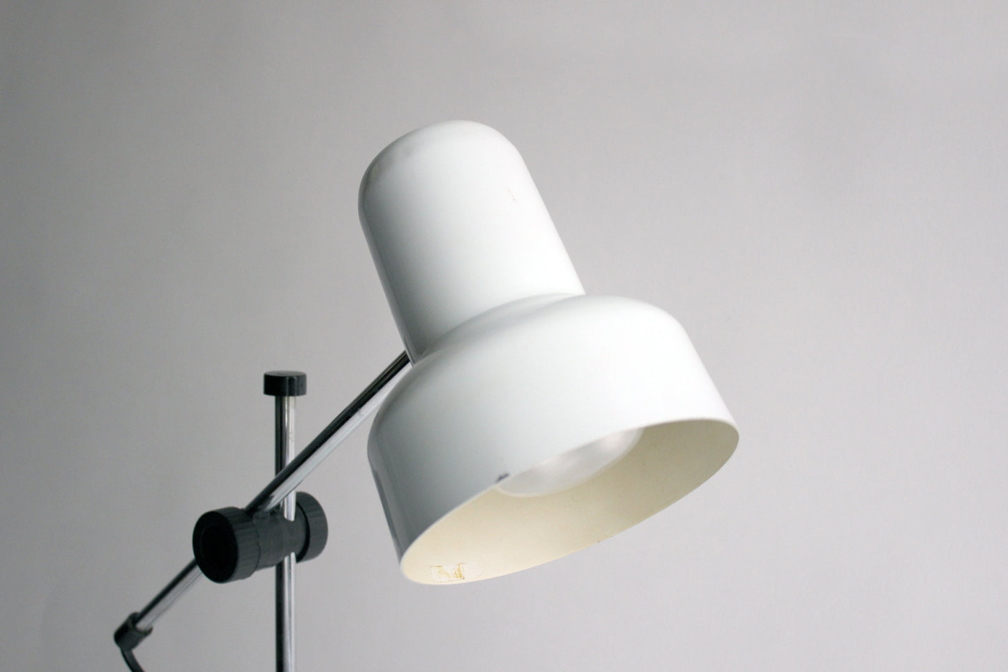 Veneta Lumi Italy desk table lamp. 1980s Industry design table lamp