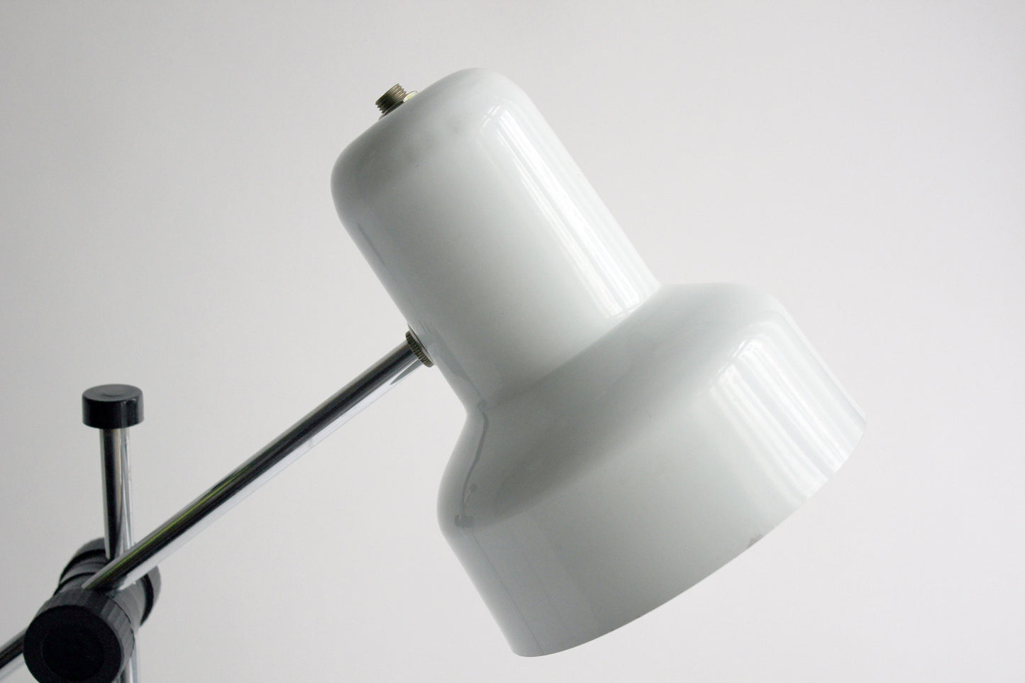 Veneta Lumi Italy desk table lamp. 1980s Industry design table lamp