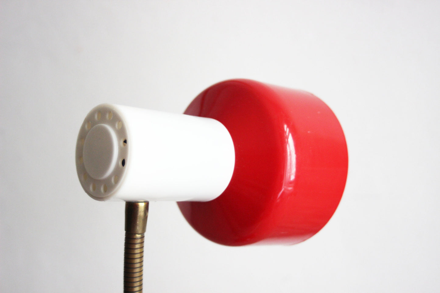 Vintage Parabel-Electric 70s gooseneck desk lamp. Red and white 60s lamp. Pantone Era lamp. Parabel-Electric Pieter Klick Germany.