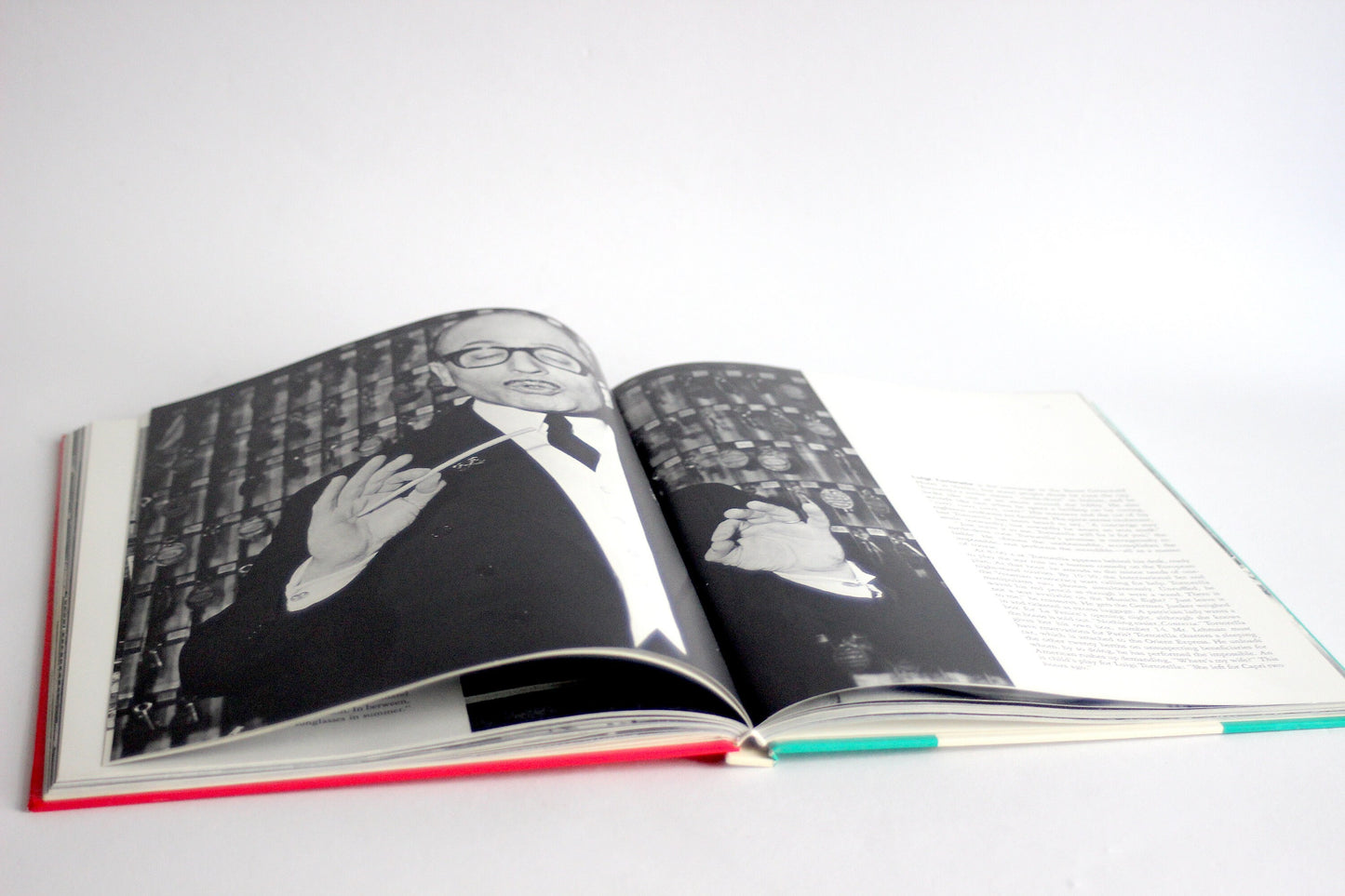 The Italians. Face of a Nation, John Phillips, 1965 / Vintage photo travel book / Photo book / Coffee table book