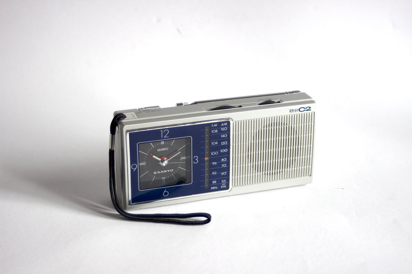 SANYO am/fm radio with alarm clock mod. RPM-C2. Japan 1985
