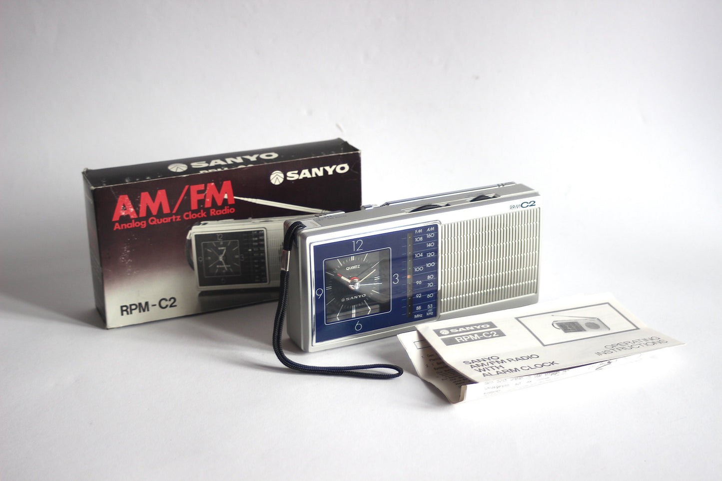 SANYO am/fm radio with alarm clock mod. RPM-C2. Japan 1985