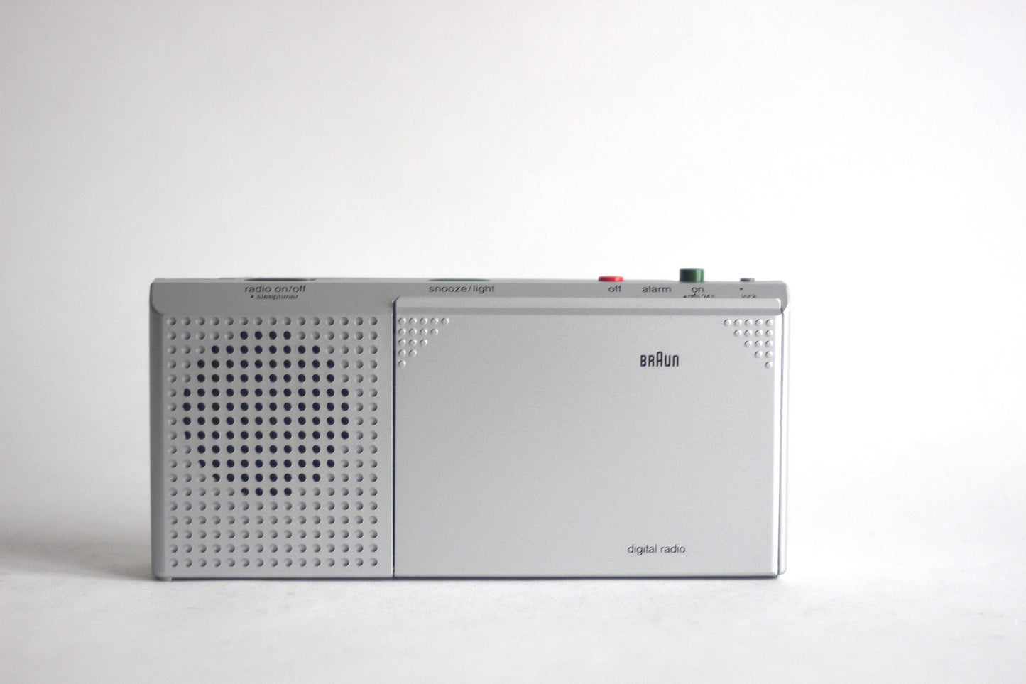 BRAUN Radio Alarm Clock ABR 314 df digital radio time control. Dietrich Lubs 1999.