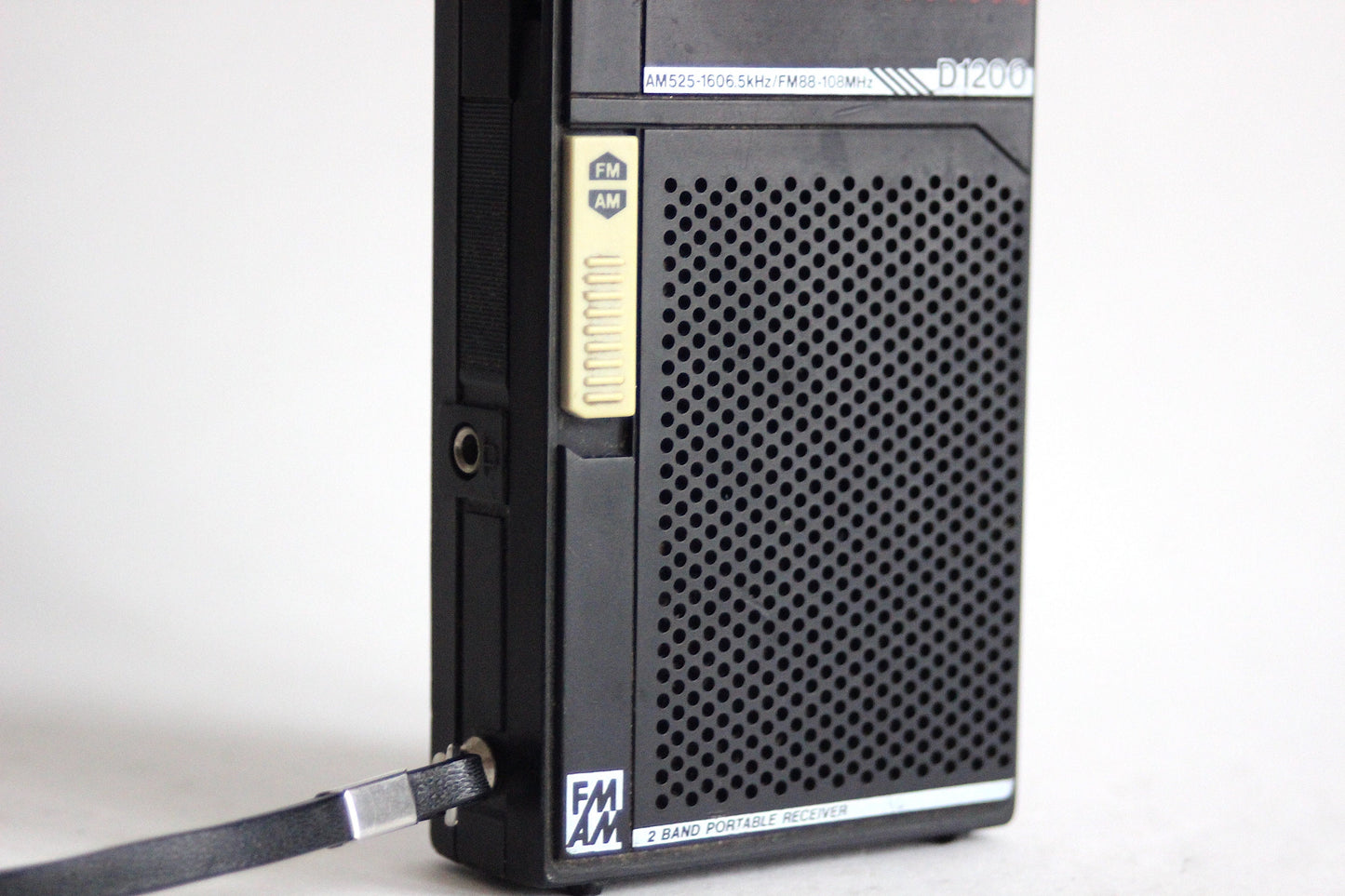 PHILIPS D1200 Pocket Radio. Hong Kong 1985.