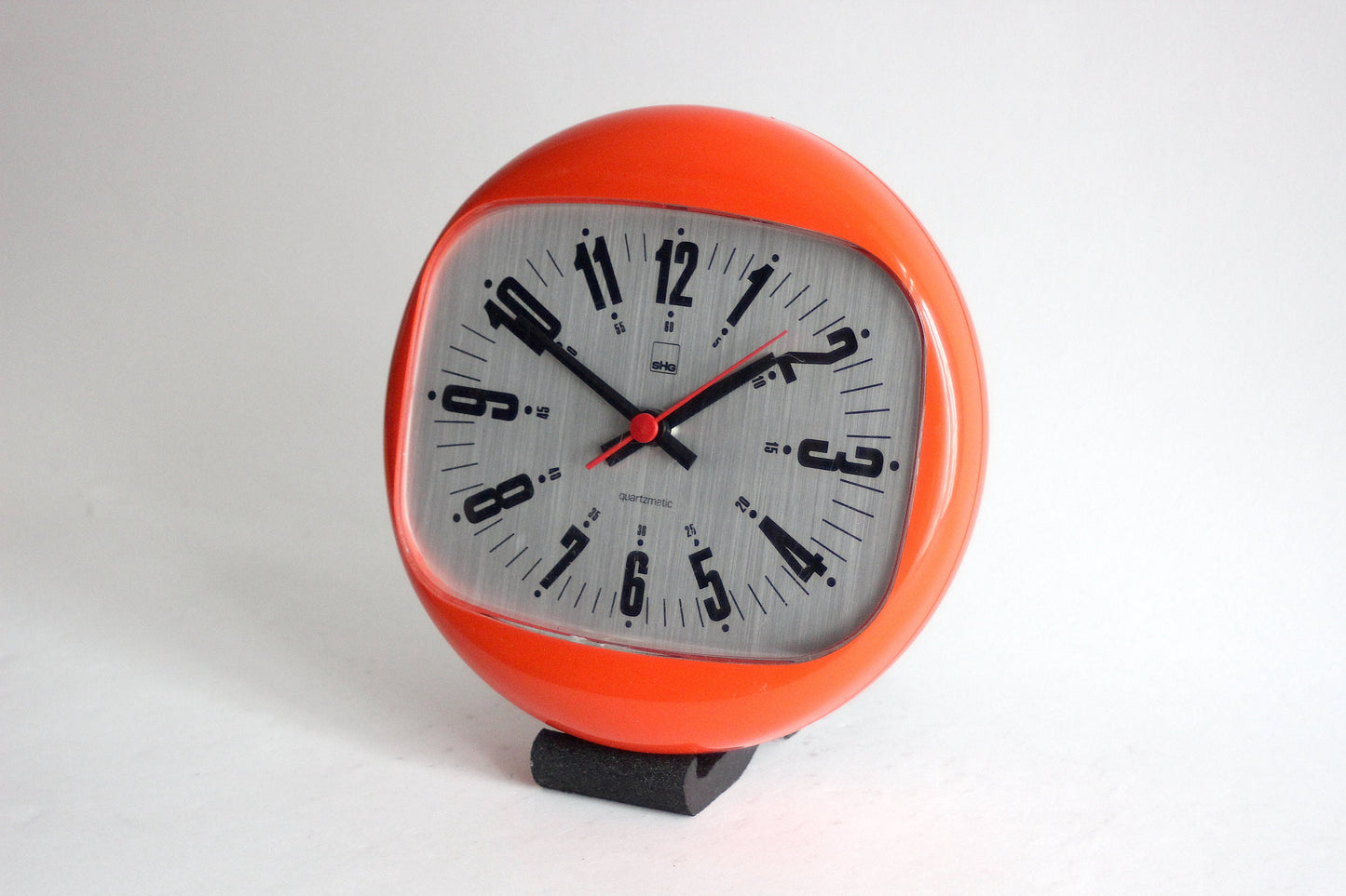 SHG QUARTZMATIC Space Age / atomic wall clock. Model WQ 06. Germany 70s.