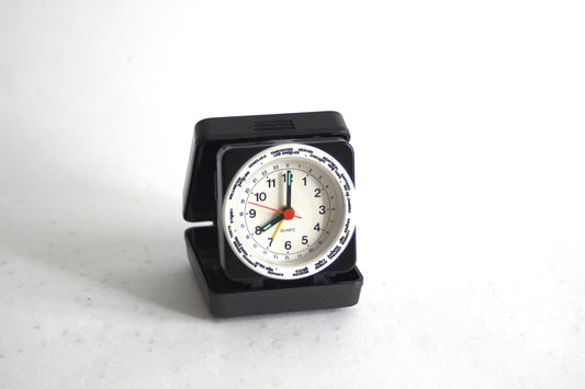 Compact travel world alarm clock 90s.