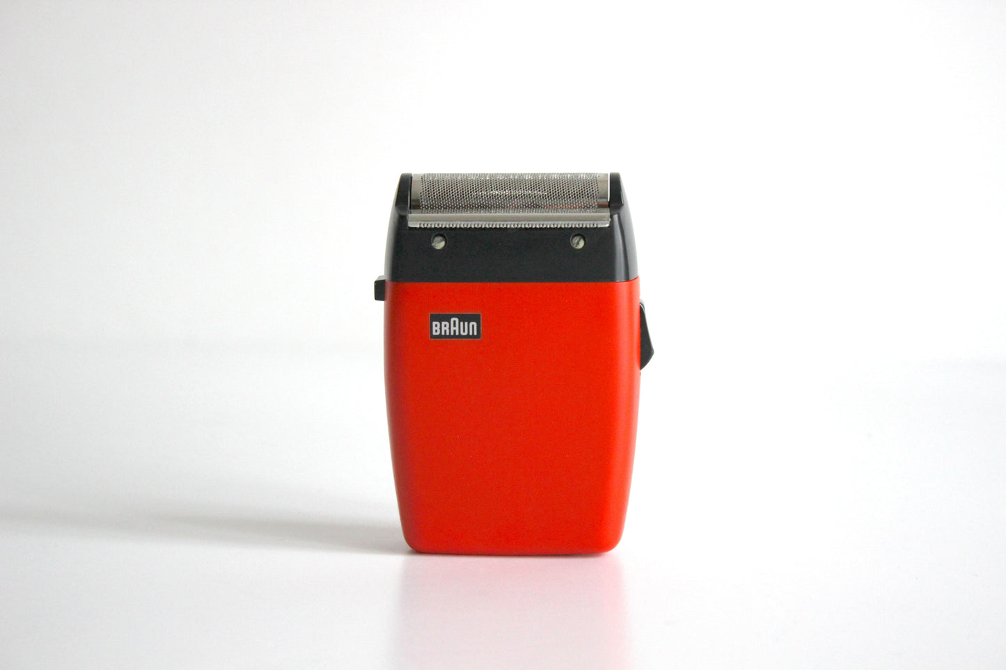 Braun Rallye Shaver – Florian Seifert – Germany, 1972 – red travel edition