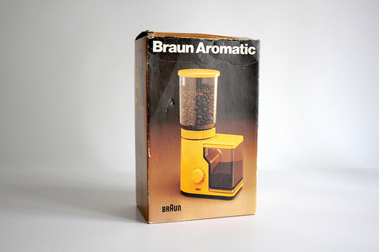 Braun Aromatic Coffee Grinder KMM 20 type 4036. Reinhold Weiss and Hartwig Kahlcke. Germany 1979