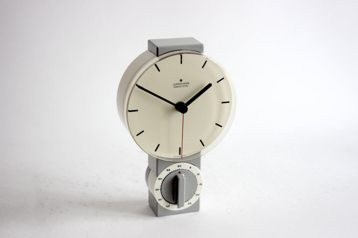 Junghans kitchen clock 331/900. Udo Schultheiss, Germany 1964.