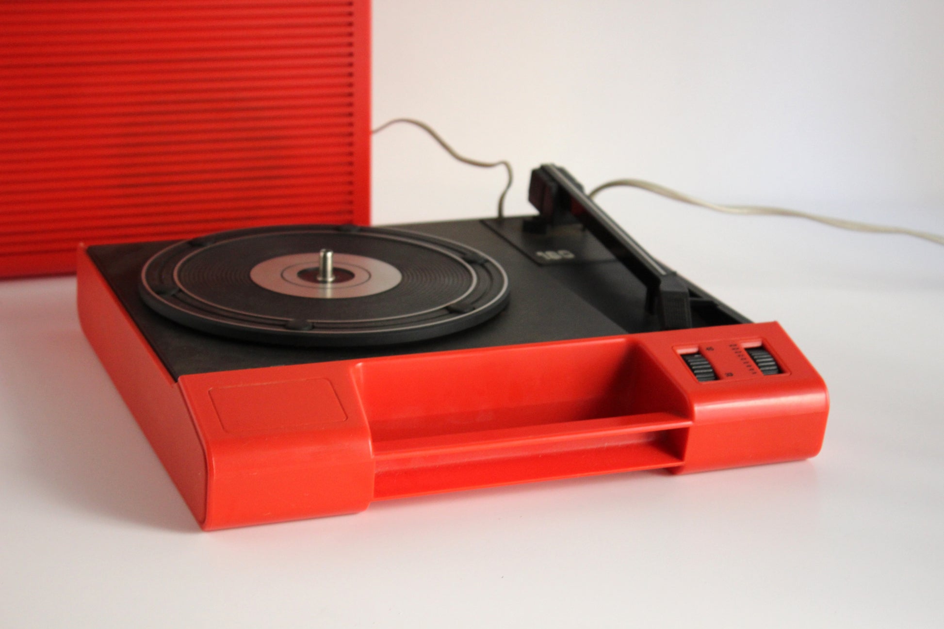 A Vintage Philips Autosonic Disc Jockey portable record player, case length 34cm A Vintage Philips Autosonic Disc Jockey portable record player, case length 34cm