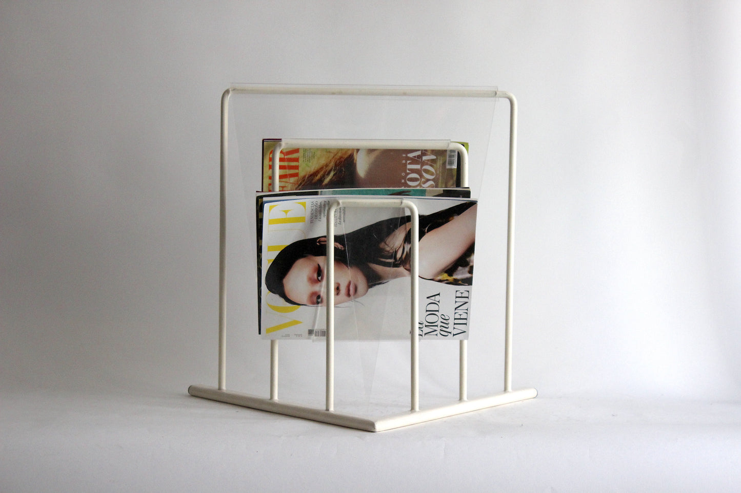 Lucite Magazine Rack by Markus Börgens for D-Tec from the exciting 1980s.