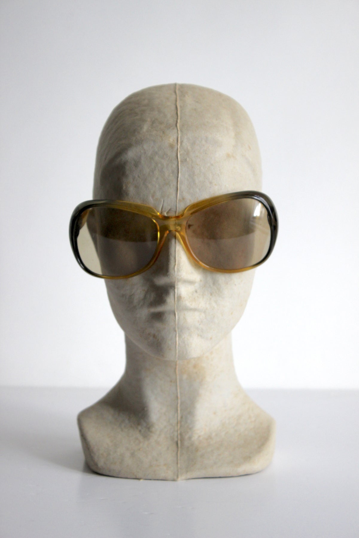 Vintage Oversized Sunglasses – 1970s Style, Yellow & Smoky Brown Frame