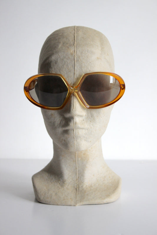 Vintage Oversized Geometric Sunglasses – 1970s Style, Amber Frame