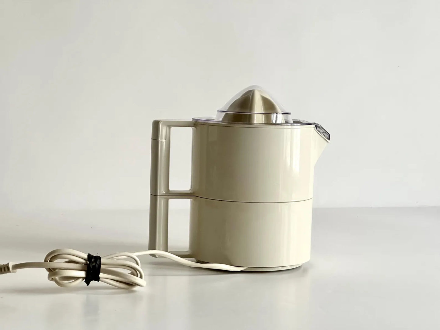 Braun Citromatic Plus MPZ5 citrus juicer. Ludwig Littmann (1985)