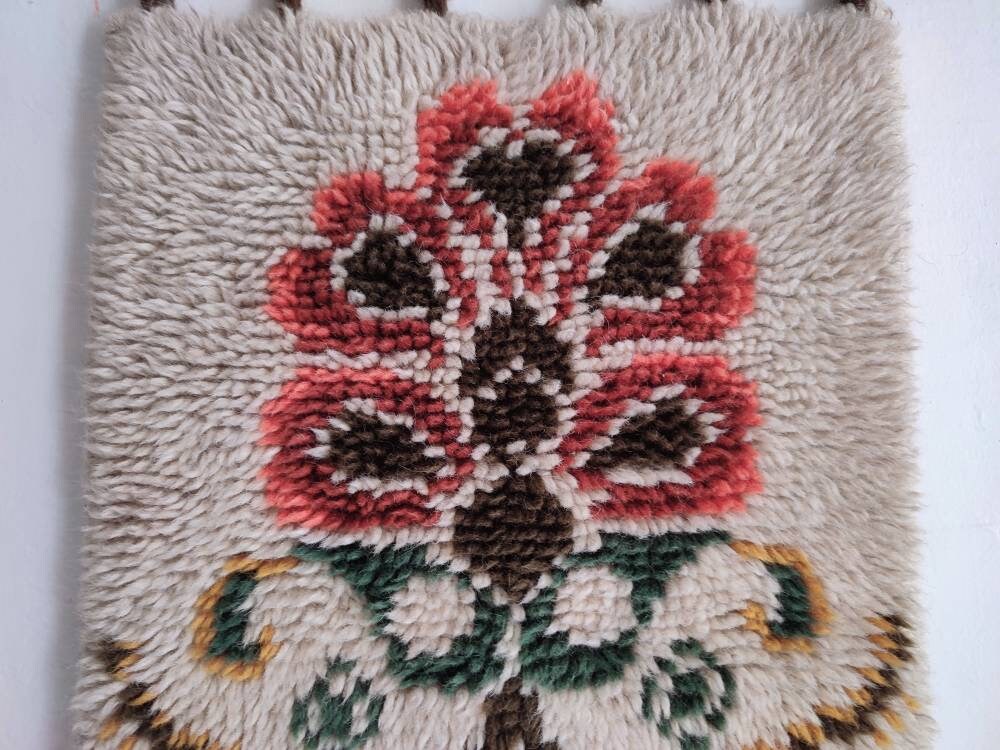 Rya style German wool wall rug. Handmade 60s/70s