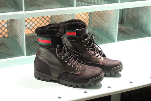 GUCCI Black Leather Signature Webbing Shearling Lined Boots