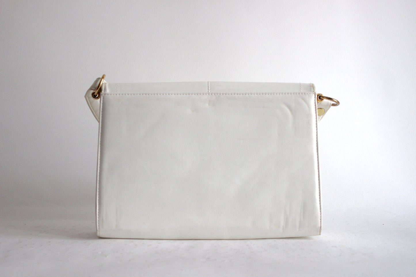 Minimalist Whispers of Quiet Luxury: '90s White Leather Handbag, Vintage Elegance